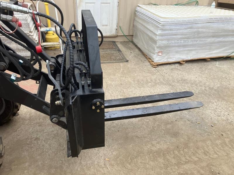 42" 4400 lbs rated Hydraulic Forks