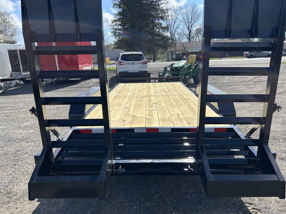 7'x20' TRIPLE CROWN Equipment