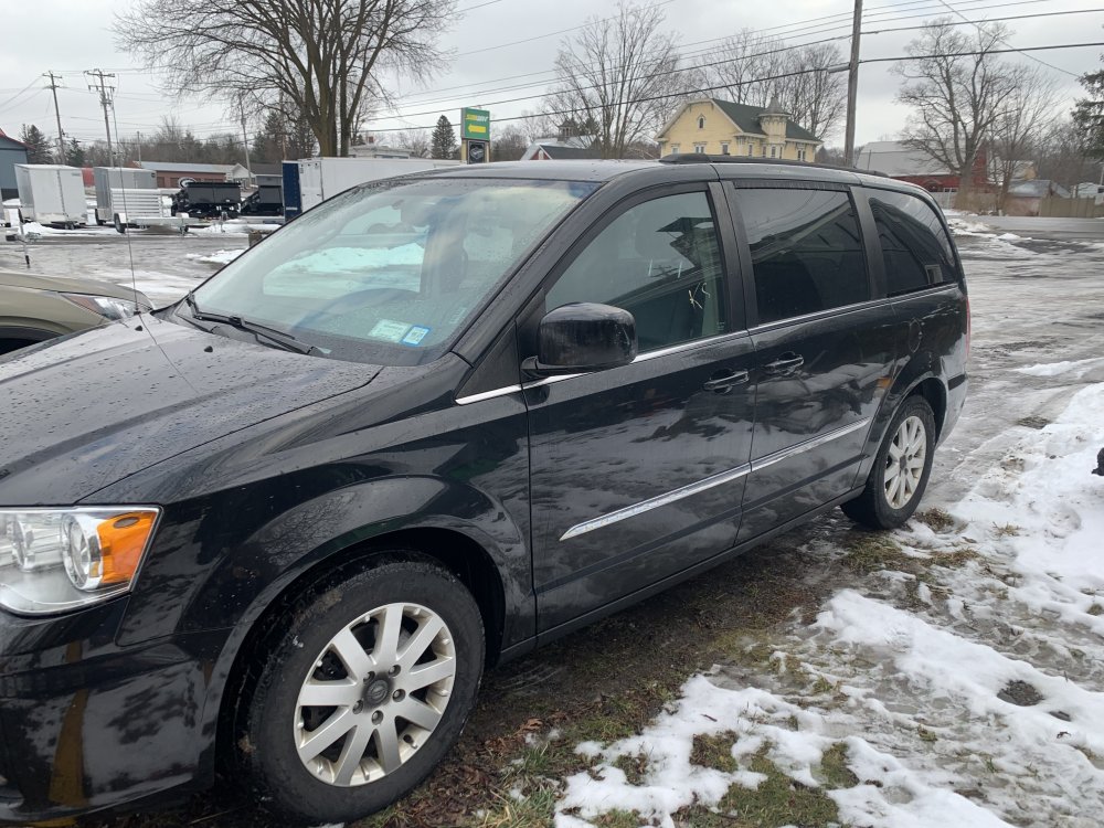 CHRYSLER TOWN & COUNTRY