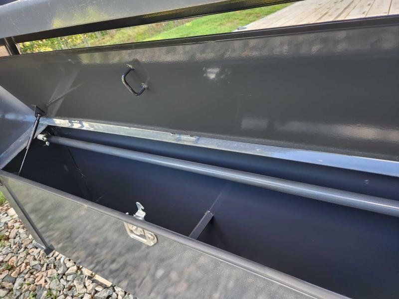 2025 Lamar Trailers 102x25 14k Gooseneck Deckover w/ Flip-Over Ramps