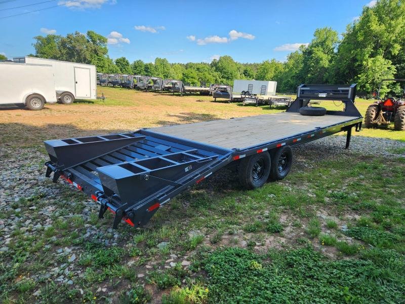 2025 Lamar Trailers 102x25 14k Gooseneck Deckover w/ Winch Plate, D Rings and Flip-Over Ramps