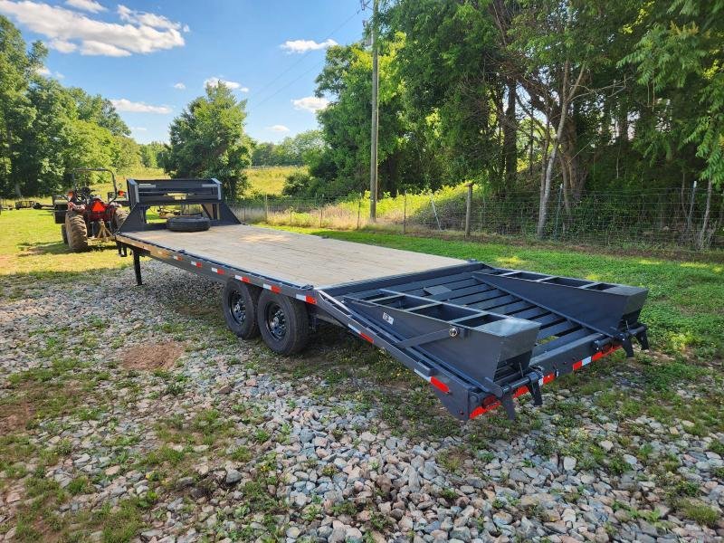 2025 Lamar Trailers 102x25 14k Gooseneck Deckover w/ Winch Plate, D Rings and Flip-Over Ramps
