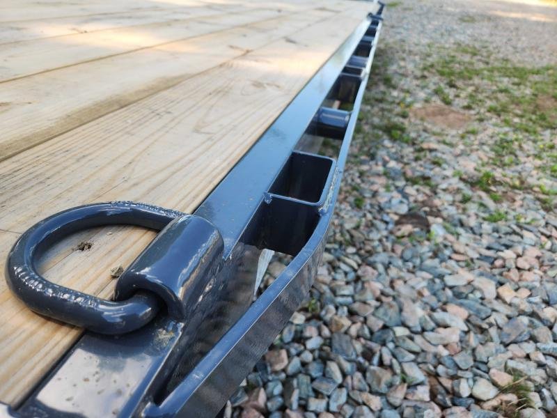 2025 Lamar Trailers 102x25 14k Gooseneck Deckover w/ Winch Plate, D Rings and Flip-Over Ramps