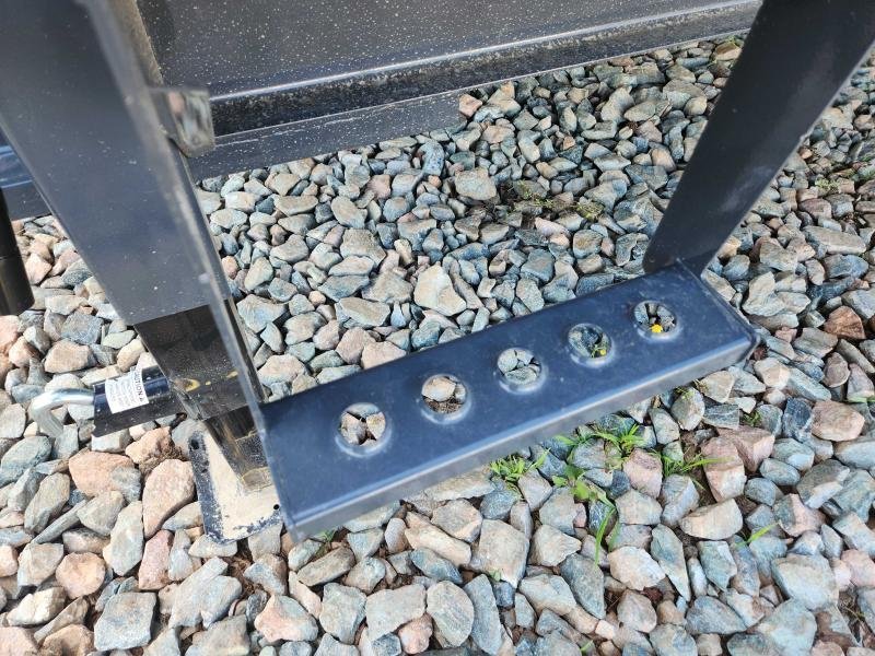 2025 Lamar Trailers 102x25 14k Gooseneck Deckover w/ Winch Plate, D Rings and Flip-Over Ramps