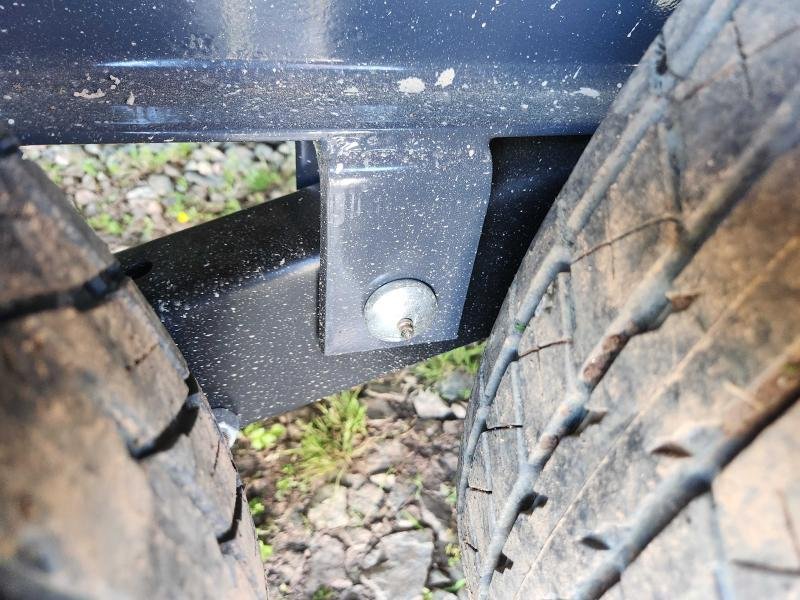 2025 Lamar Trailers 102x25 14k Gooseneck Deckover w/ Winch Plate, D Rings and Flip-Over Ramps