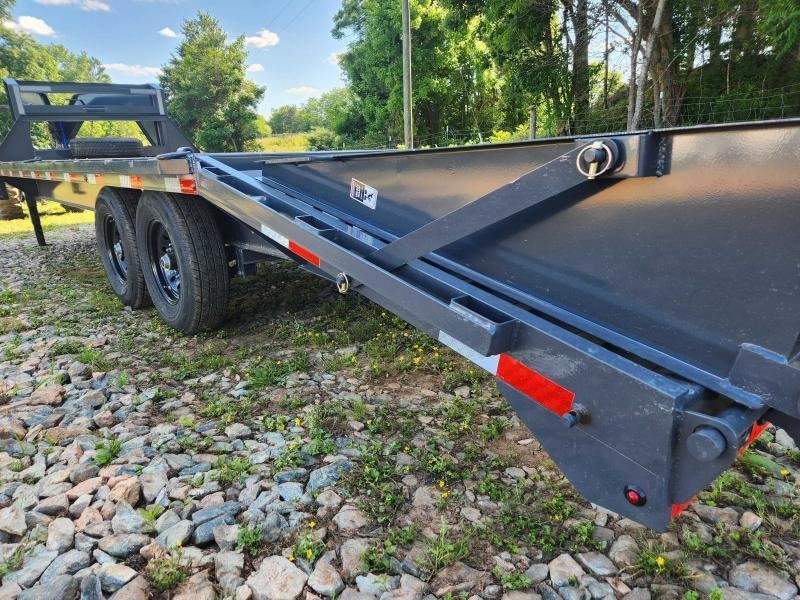 2025 Lamar Trailers 102x25 14k Gooseneck Deckover w/ Winch Plate, D Rings and Flip-Over Ramps