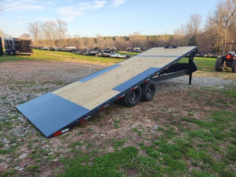 2027 Lamar 102x24 14k Gooseneck Deckover Tilt w/ Winch Plate and Solar Charger