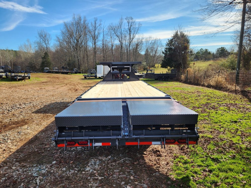 2027 Lamar 102x25 20k Gooseneck Deckover w/ Deck Over Neck, Winch Plate, Torque Tube and Rhino Ramps