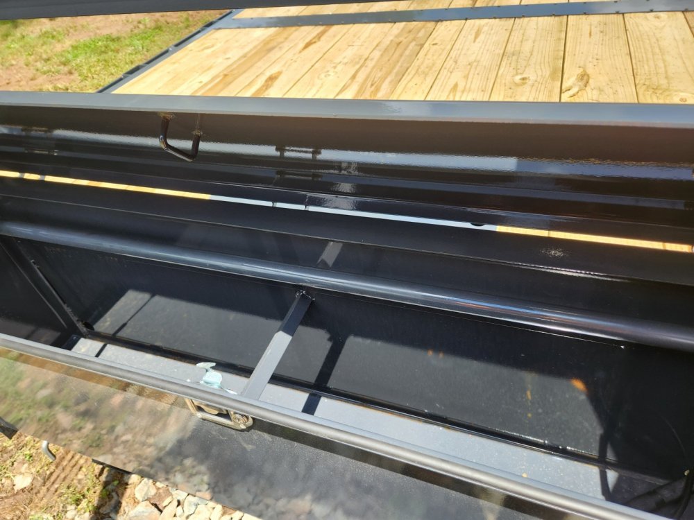 2027 Lamar 102x26 16k Gooseneck Deckover Tilt w/ Winch Plate and Solar Charger