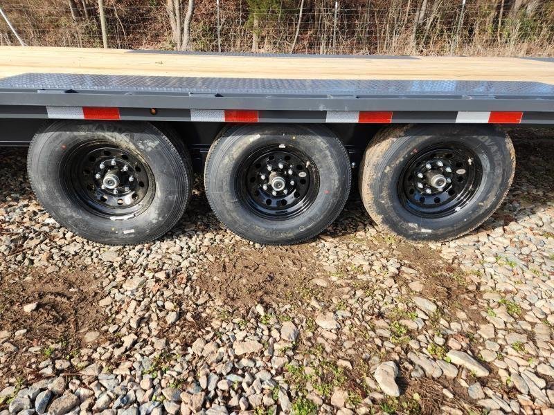 2026 Lamar 102x26 21k Deckover Tilt w/ Upgraded Tires, Solar Charger and Winch Plate