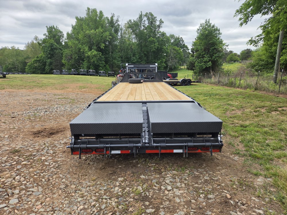 2026 Lamar Trailers 102x25 14k Gooseneck Deckover w/ Rhino Ramps