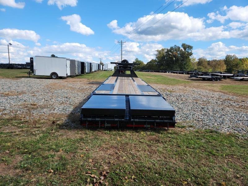 2026 Lamar 102x32 20k Gooseneck Deckover w/ Deck Over Neck, Torque Tube, Winch Plate and Rhino Ramps
