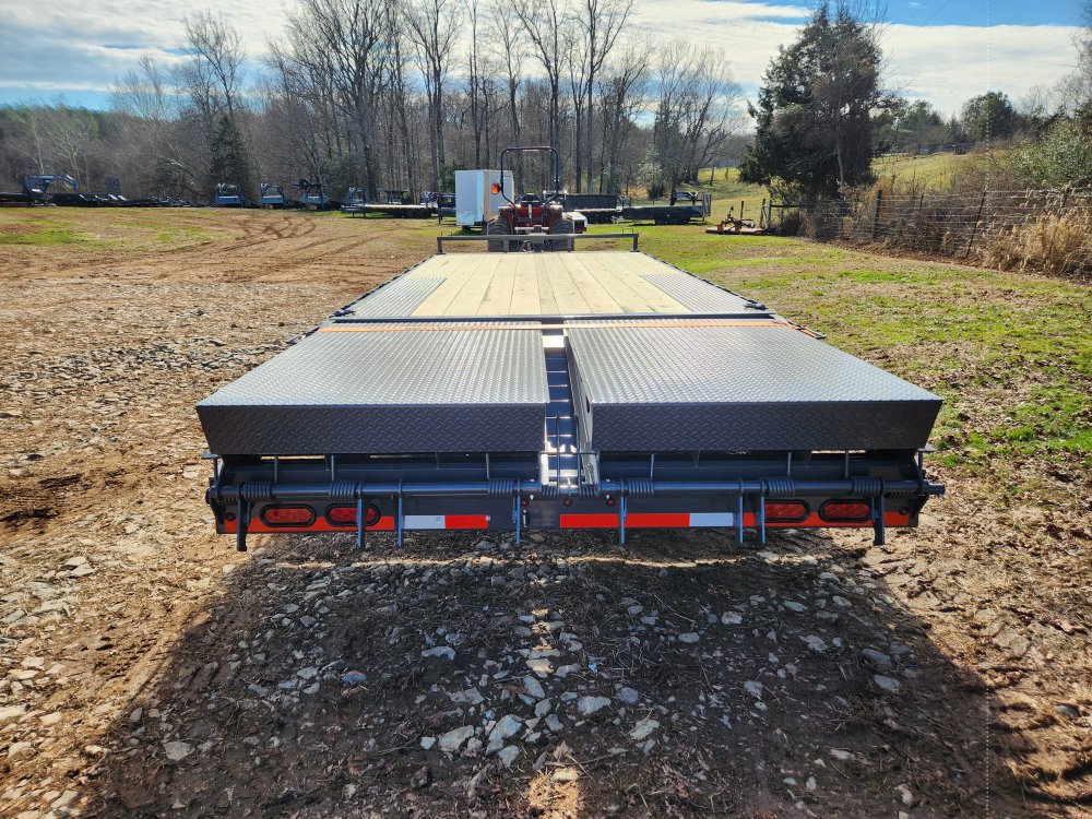 2026 Lamar 102x22 14k Deckover w/ Rhino Ramps