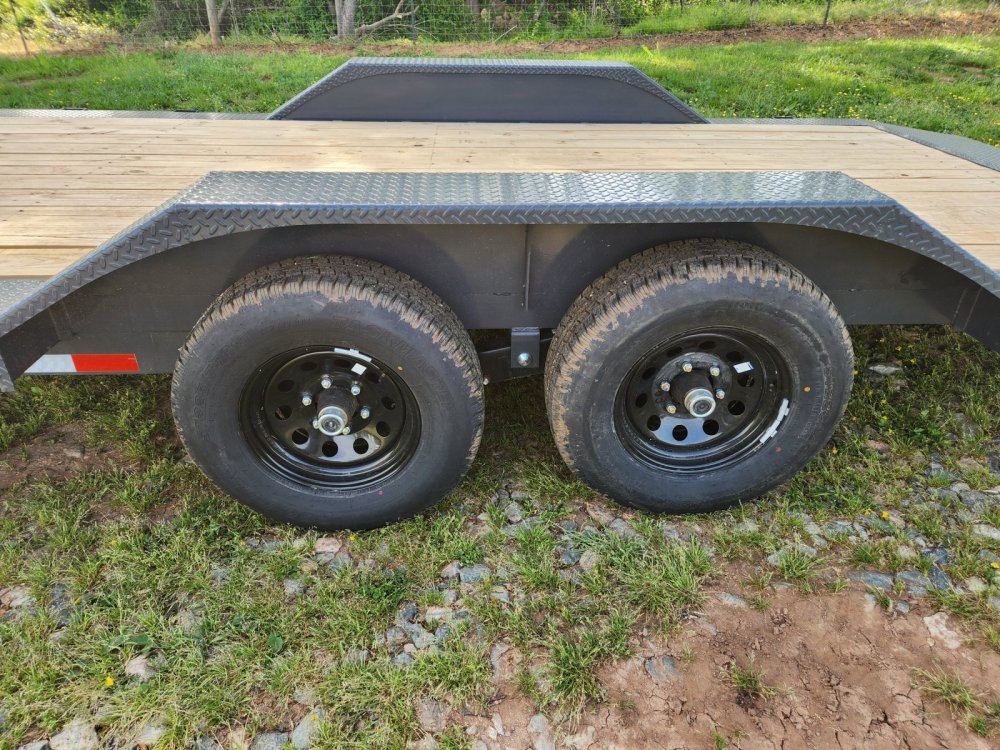 2026 Lamar Trailers 102X22 10K Car Hauler w/ Drive-Over Fenders