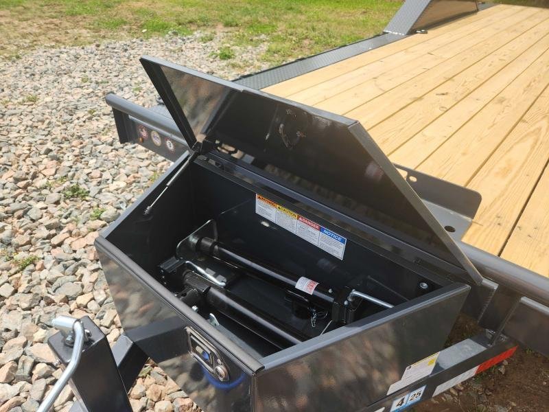 2026 Lamar Trailers 102X22 10K Car Hauler w/ Drive-Over Fenders, Toolbox, Winch Plate and Rear Suppo