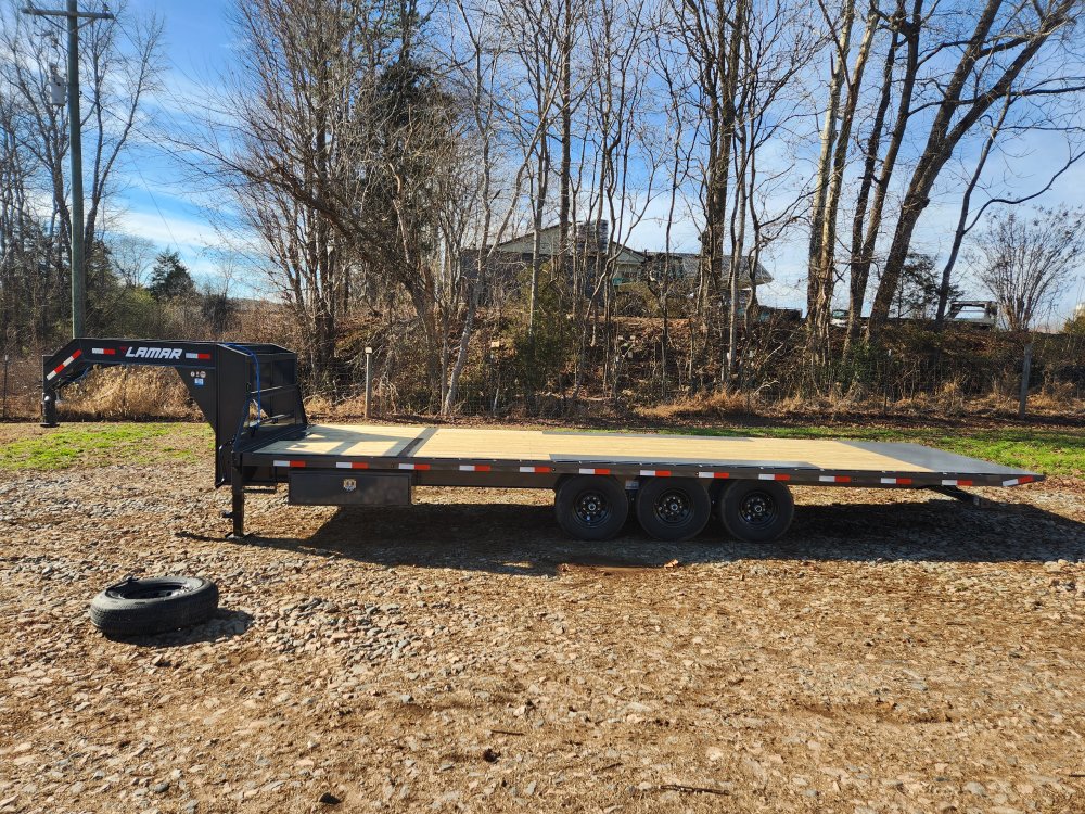 2026 Lamar 102x26 21k Gooseneck Deckover Tilt w/ Winch Plate