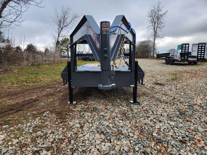 2026 Lamar 102x26 21k Gooseneck Deckover Tilt w/ Hydraulic Jacks, Upgraded Tires, Winch Plate, Solar