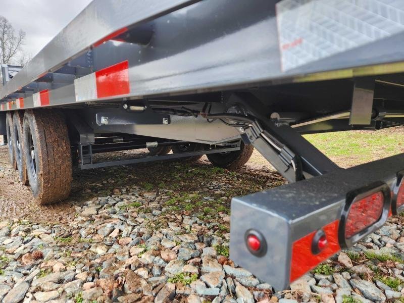 2026 Lamar 102x26 21k Gooseneck Deckover Tilt w/ Hydraulic Jacks, Upgraded Tires, Winch Plate, Solar