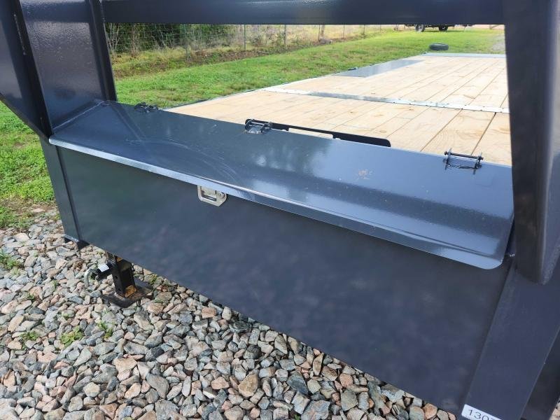 2026 Lamar Trailers 102x26 21k Gooseneck Deckover Tilt w/ Side-Mount Toolbox, Upgraded Tires, 6 D Ri