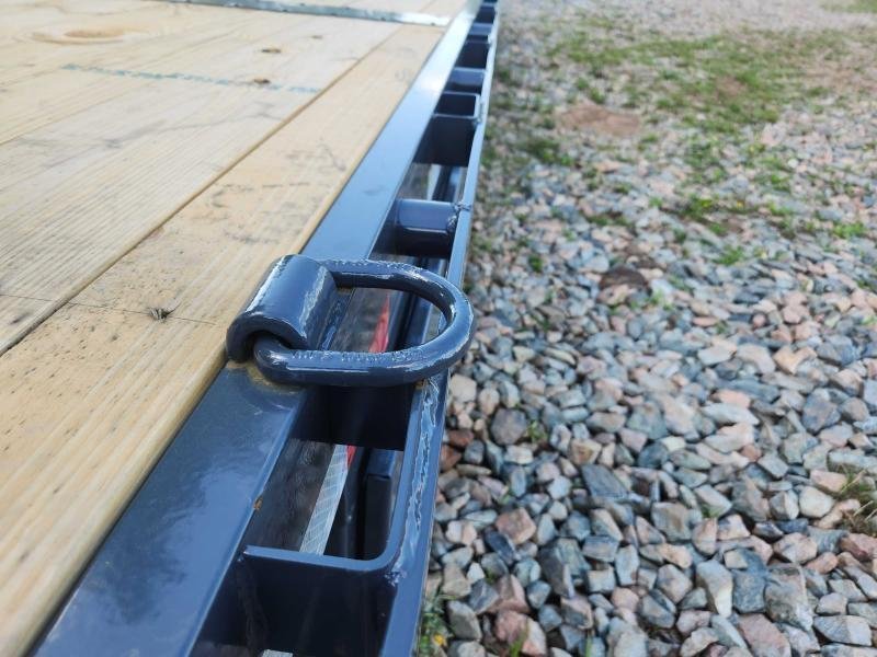 2026 Lamar Trailers 102x26 21k Gooseneck Deckover Tilt w/ Side-Mount Toolbox, Upgraded Tires, 6 D Ri