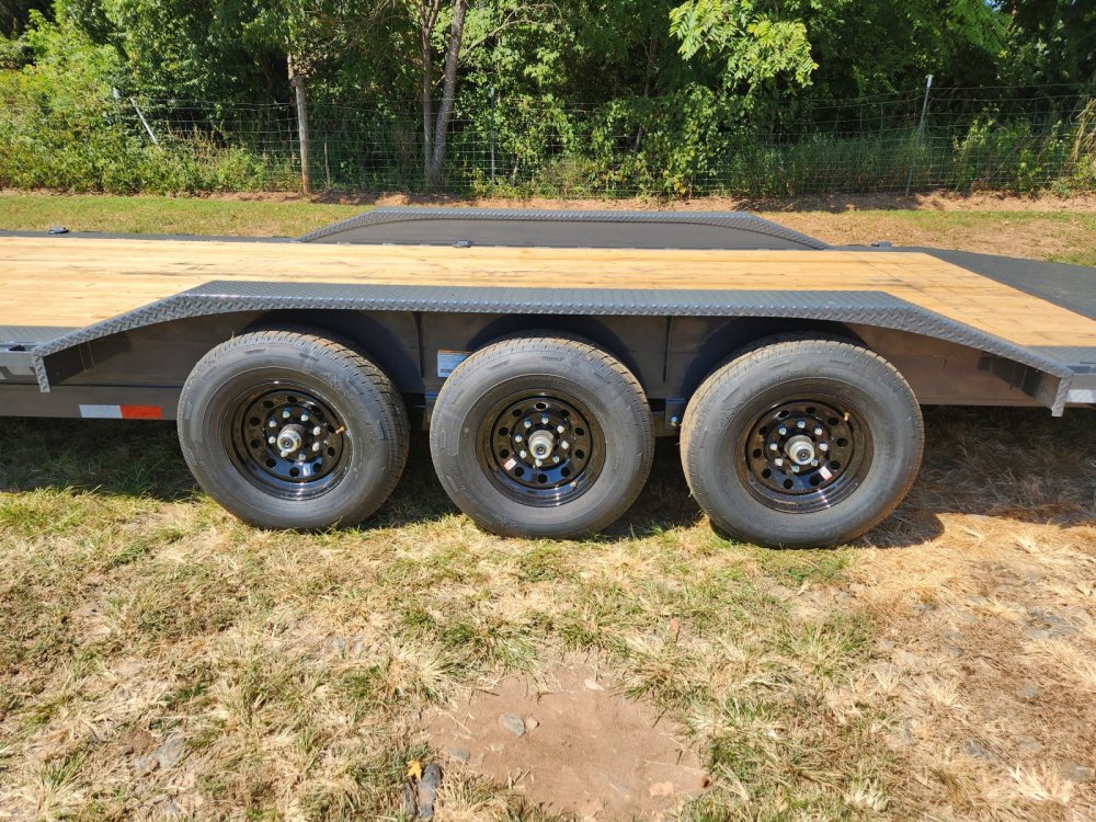 2026 Lamar 102x32 21k Gooseneck Equipment Hauler w/ Slide-In Ramps