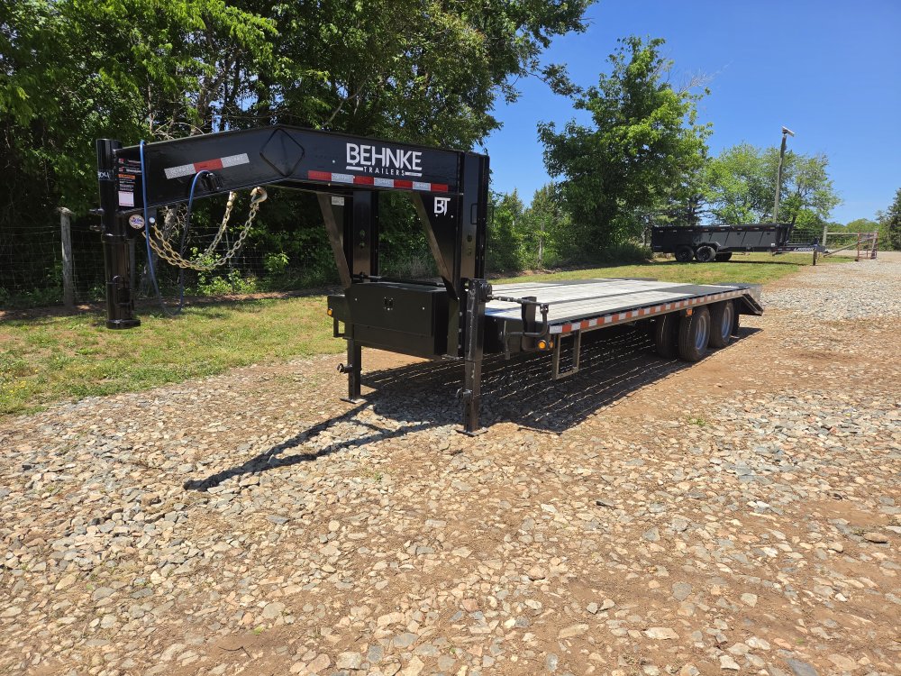 2026 Behnke 102x25 20k Gooseneck Deckover w/ Oak Deck, Flip Over Ramps and Center Flip-Up Beavertail