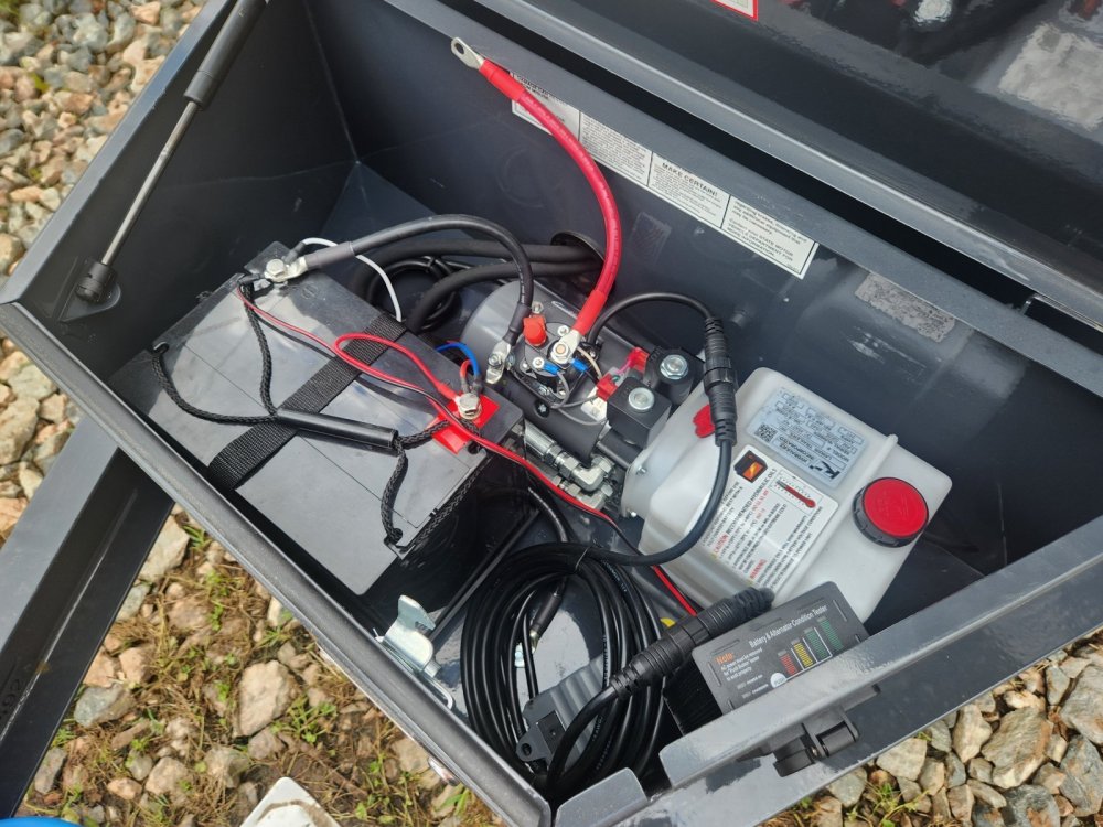 2026 Lamar 5x10 7k Dump w/ Spreader Gate and 24" Sides