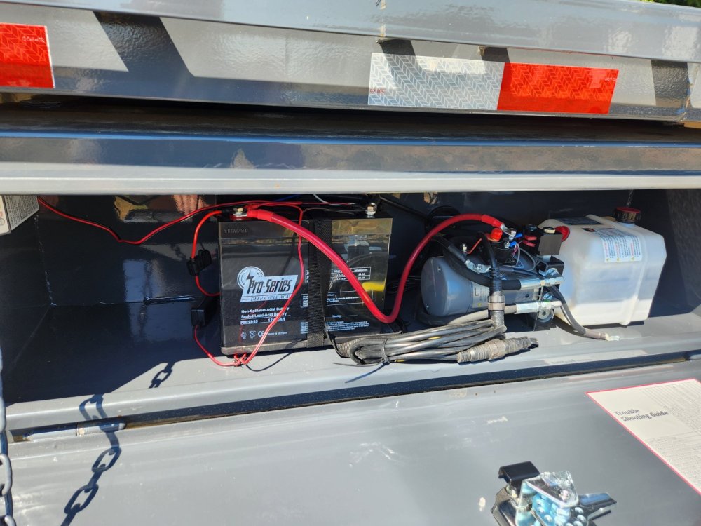 2026 Lamar 102x24 16k Deckover Tilt w/ Winch Plate and Solar Charger