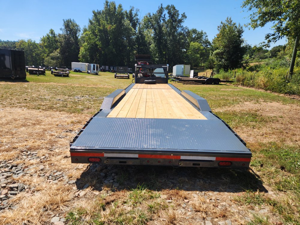 2026 Lamar 102x36 21k Gooseneck Equipment Hauler w/ Slide-In Ramps