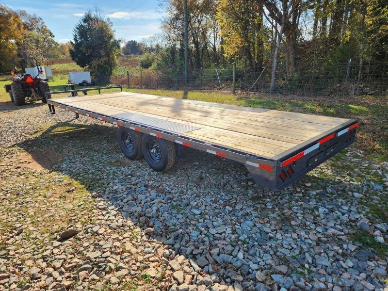 2026 Lamar Trailers 102x24 14k Deckover w/ Slide-In Ramps