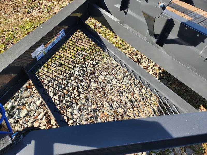 2026 Lamar Trailers 102x24 14k Deckover w/ Slide-In Ramps