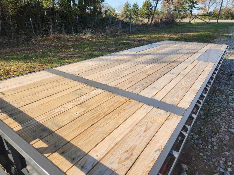 2026 Lamar Trailers 102x24 14k Deckover w/ Slide-In Ramps