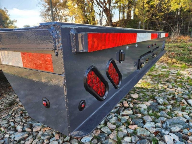 2026 Lamar Trailers 102x24 14k Deckover w/ Slide-In Ramps