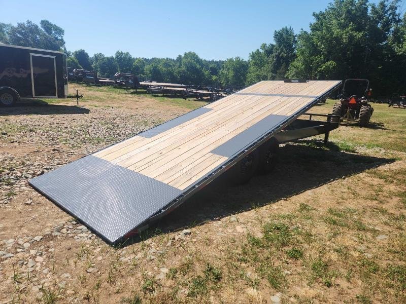 2026 Lamar 102x24 14k Deckover Tilt w/ Winch Plate and Solar Charger