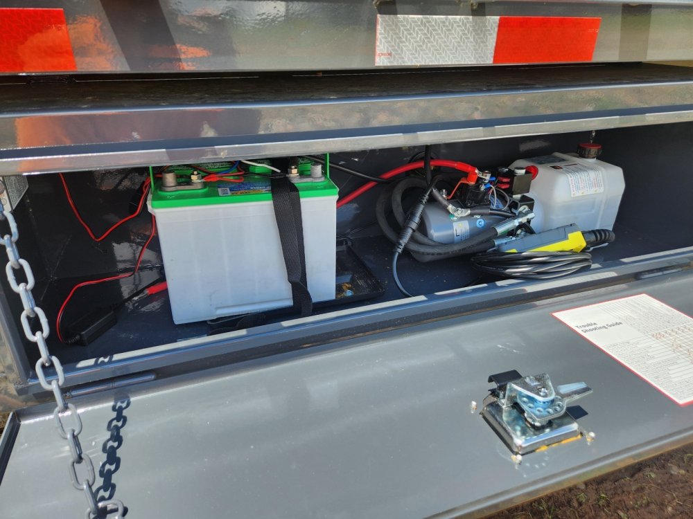 2026 Lamar 102x26 16k Deckover Tilt w/ Winch Plate and Solar Charger