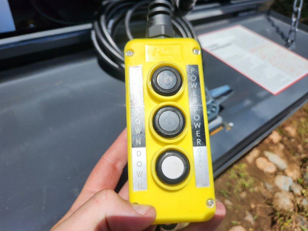 2026 Lamar 102x26 16k Deckover Tilt w/ Winch Plate and Solar Charger