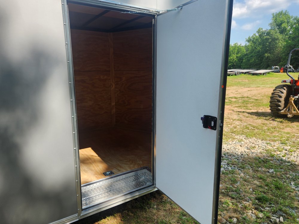 2025 Rock Solid Cargo 8.5x20 10k Enclosed w/ Polycore Metal Upgrade, Semi-Screwless Upgrade and 7' I