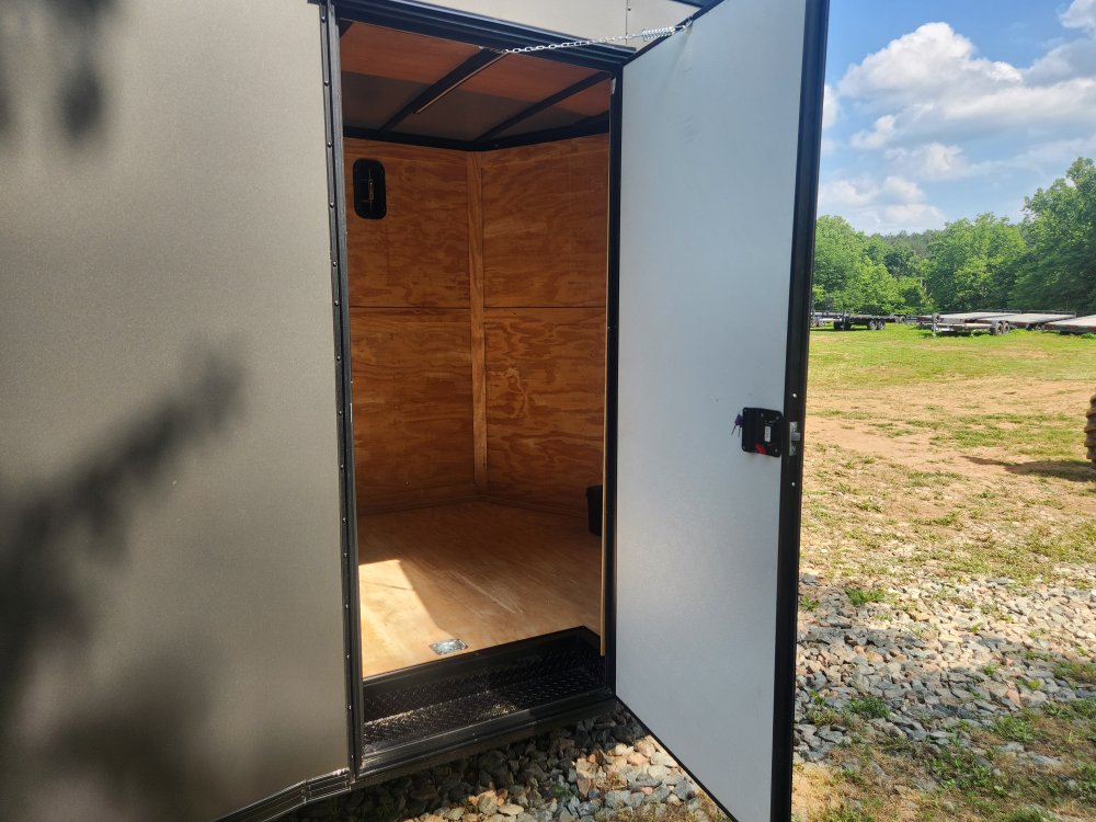 2025 Rock Solid Cargo 8.5x20 10k Enclosed w/ Blackout Package, Polycore Metal, Semi-Screwless Upgrad
