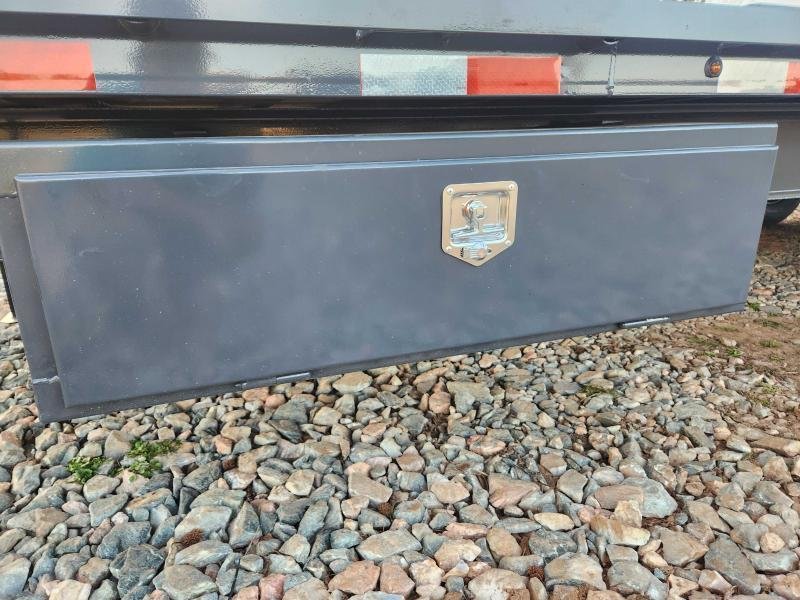 2026 Lamar 102x26 14k Gooseneck Deckover Tilt w/ Winch Plate and Solar Charger