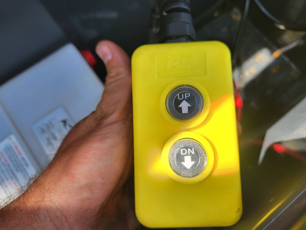 2026 Lamar 7X16 16K GooseneckTelescopic Dump w/ 24" Sides