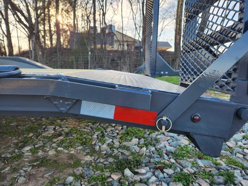 2026 Lamar 102X24 14K Gooseneck Equipment Hauler w/ Drive-Over Fenders and Stand-Up Ramps