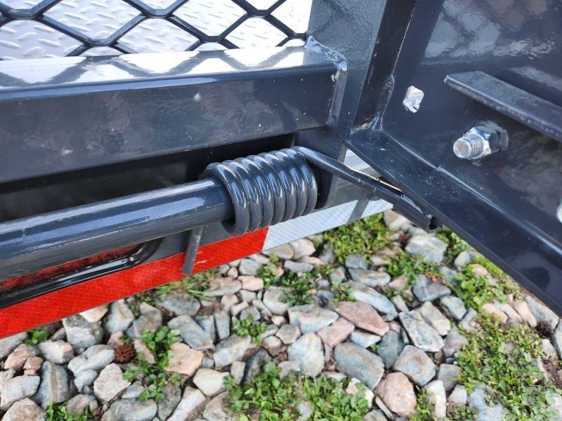 2026 Lamar 102X24 14K Gooseneck Equipment Hauler w/ Drive-Over Fenders and Stand-Up Ramps