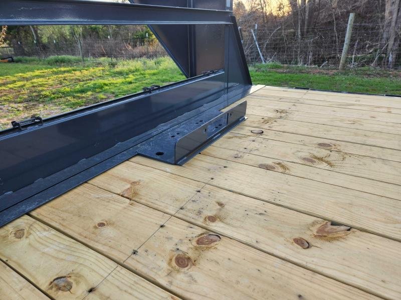 2025 Lamar 102x24 16k Gooseneck Deckover Tilt