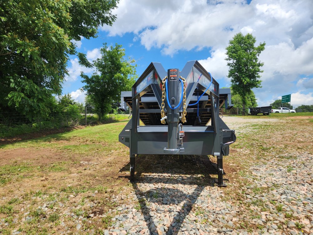 2025 Lamar 102x26 16k Gooseneck Deckover Tilt