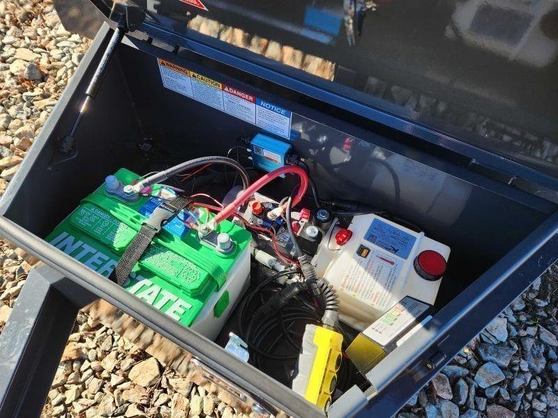 2026 Lamar 5X10 10K Dump w/ Spreader Gate and 24" Sides