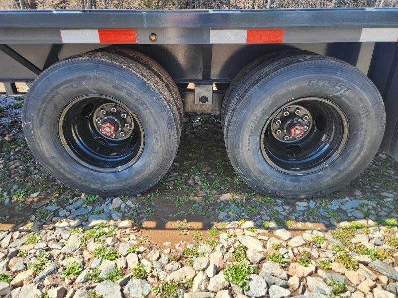2026 Lamar 102X32 20K Gooseneck Deckover w/ Upgraded Tires, Torque Tube and Rhino Ramps