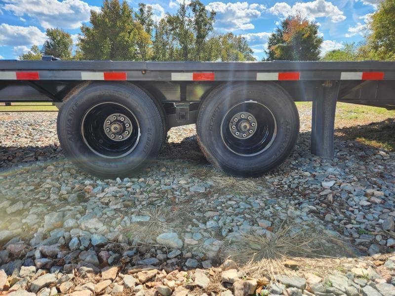 2026 Lamar 102x32 20k Gooseneck Deckover w/ Deck Over Neck, Torque Tube, Winch Plate and Rhino Ramps