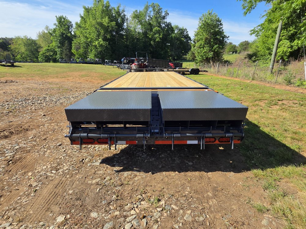 2026 Lamar 102x25 21k Deckover w/ Upgrade Tires and Rhino Ramps