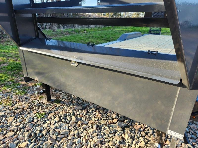 2026 Lamar 102X24 14K Gooseneck Equipment Hauler w/ Winch Plate, Drive-Over Fenders and Stand-Up Ram