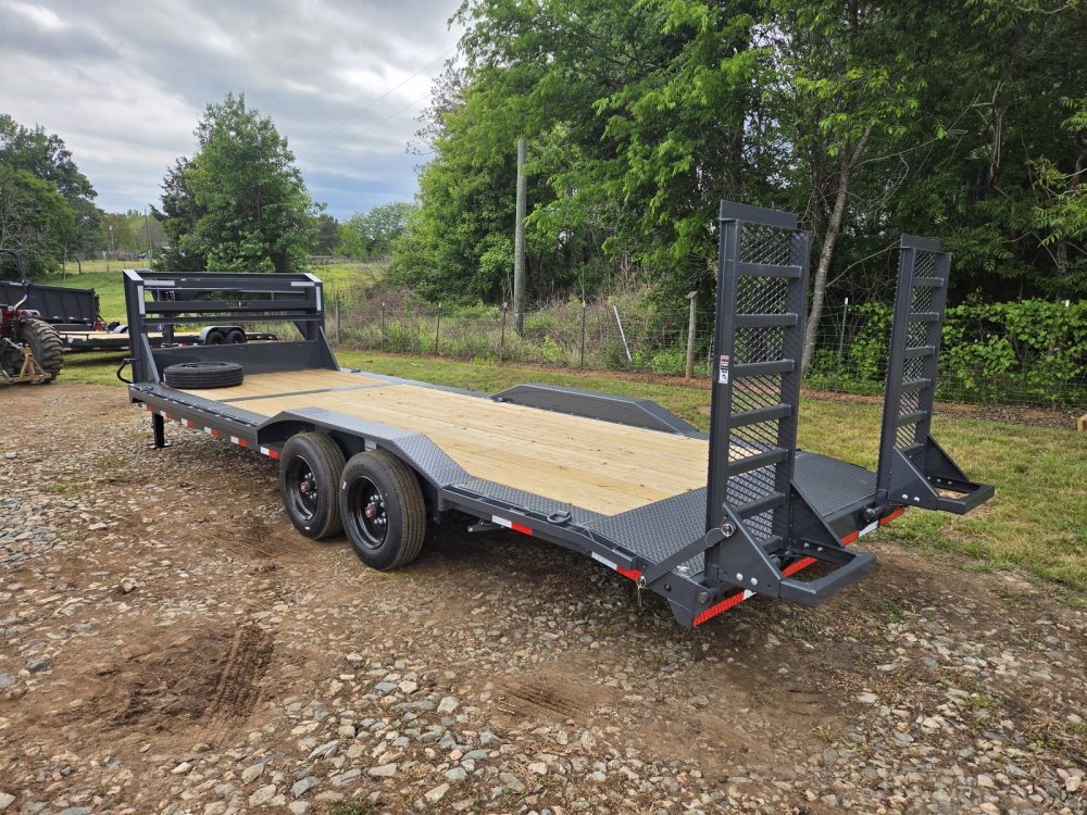 2027 Lamar 102x24 16k Gooseneck Equipment Hauler w/ Winch Plate and Stand-Up Ramps